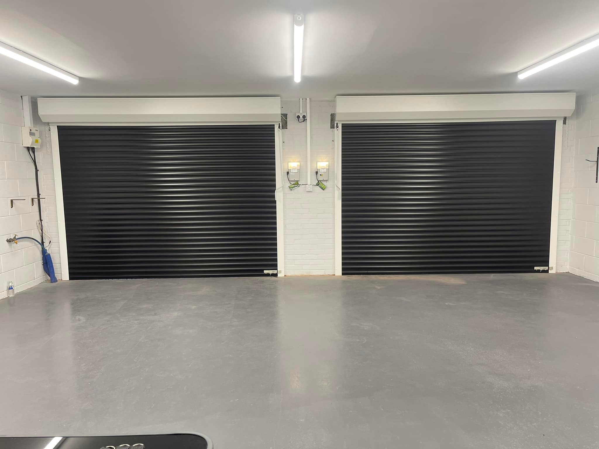 Roller garage door